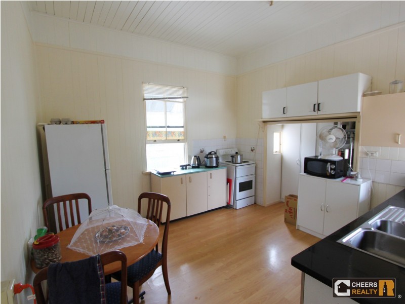 16 Station Road, Riverview QLD 4303