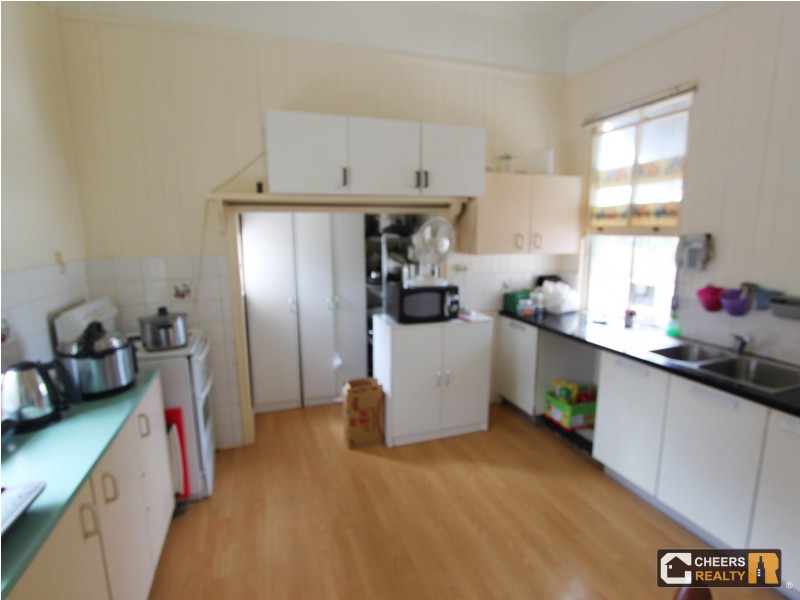 16 Station Road, Riverview QLD 4303