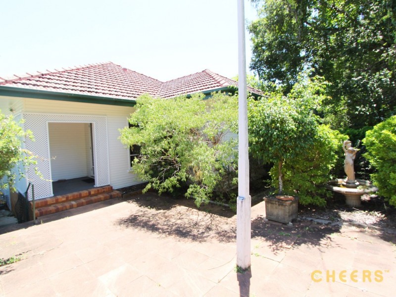 19 Woodstock Road, Toowong QLD 4066