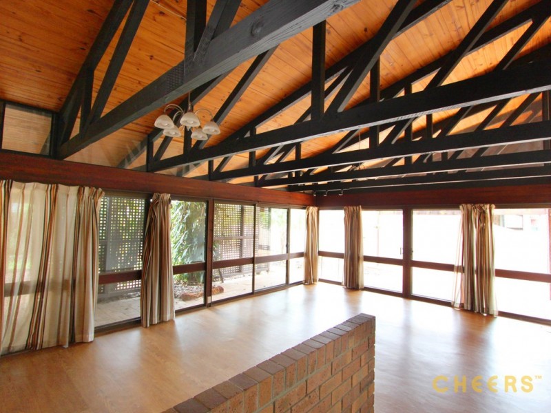 10 Faringdon Street, Robertson QLD 4109