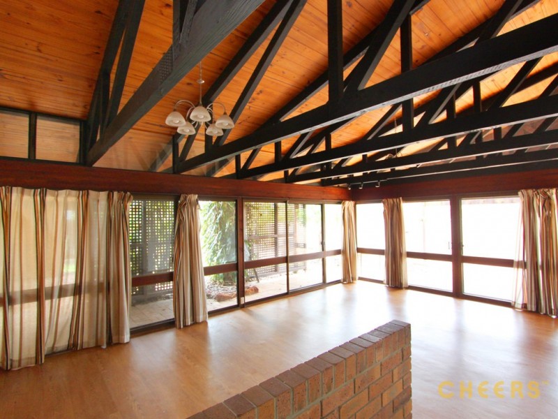 10 Faringdon Street, Robertson QLD 4109