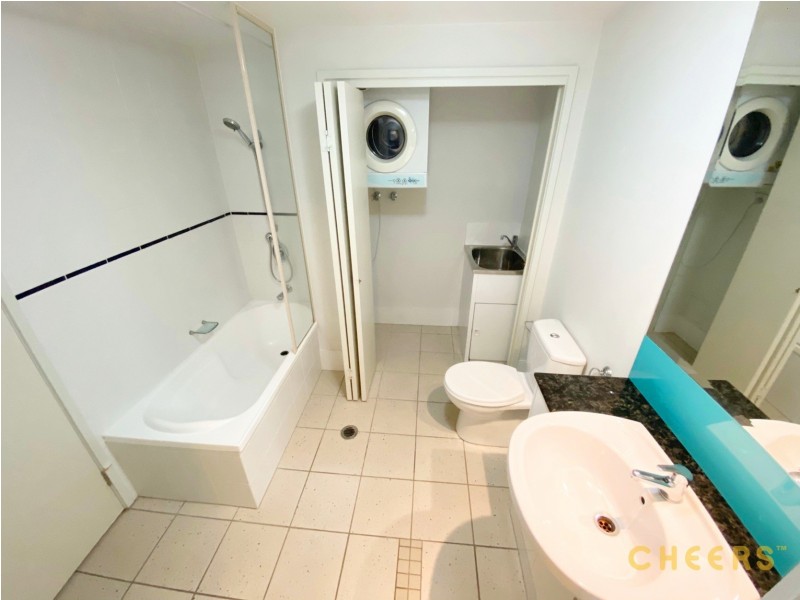 8 Land Street, Toowong QLD 4066