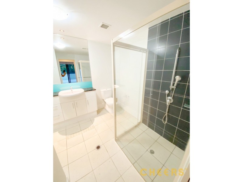 8 Land Street, Toowong QLD 4066