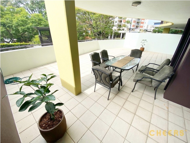 8 Land Street, Toowong QLD 4066