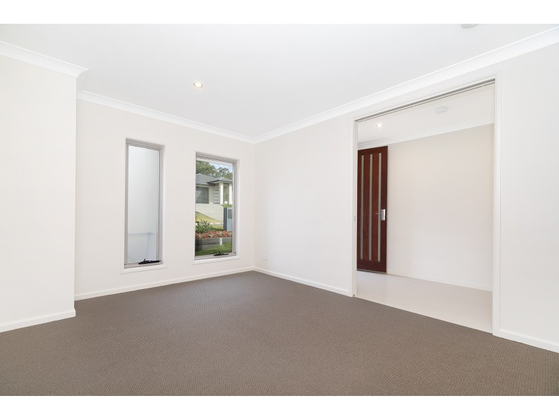 16 Cassidy Cres, Bridgeman Downs QLD 4035