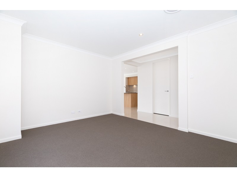 16 Cassidy Cres, Bridgeman Downs QLD 4035