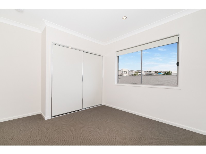 16 Cassidy Cres, Bridgeman Downs QLD 4035