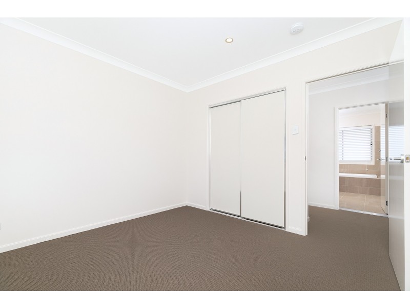 16 Cassidy Cres, Bridgeman Downs QLD 4035