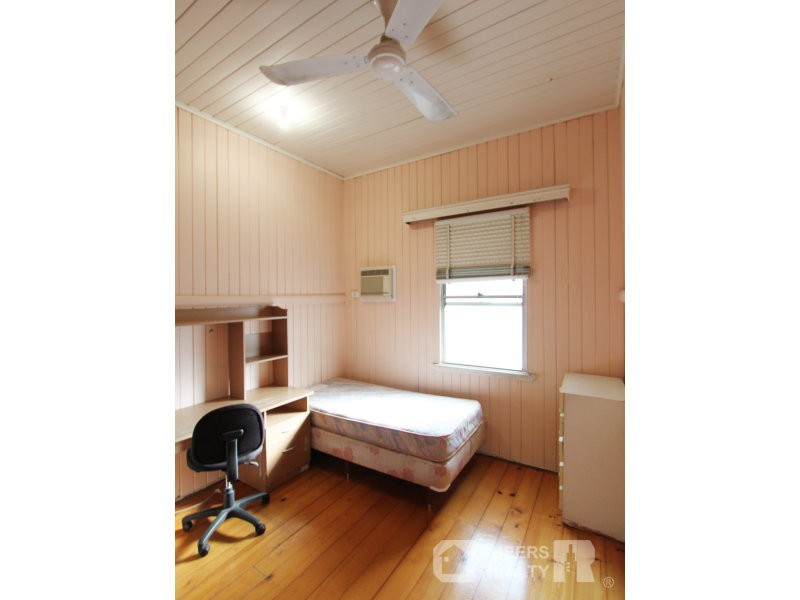 37 Young Street, Annerley QLD 4103