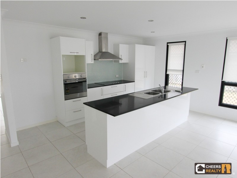 7 Wanda Dr, Boyne Island QLD 4680