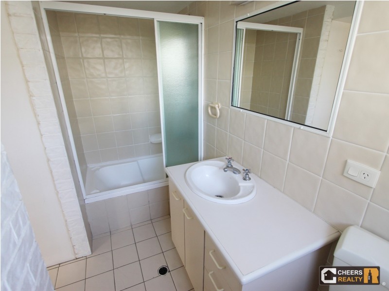 1/56 Woodstock Road, Toowong QLD 4066