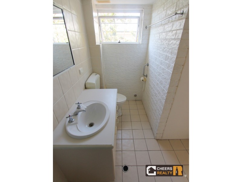 1/56 Woodstock Road, Toowong QLD 4066