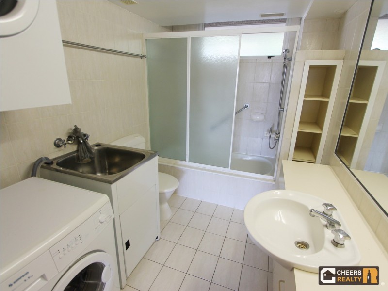 1/56 Woodstock Road, Toowong QLD 4066