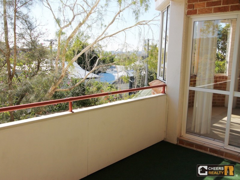 1/56 Woodstock Road, Toowong QLD 4066