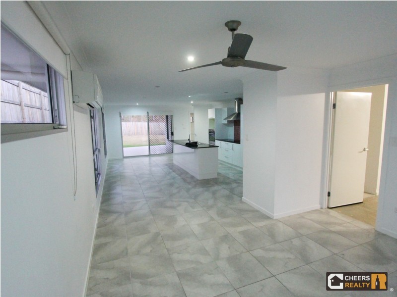 44 Broadwater Pl, New Auckland QLD 4680