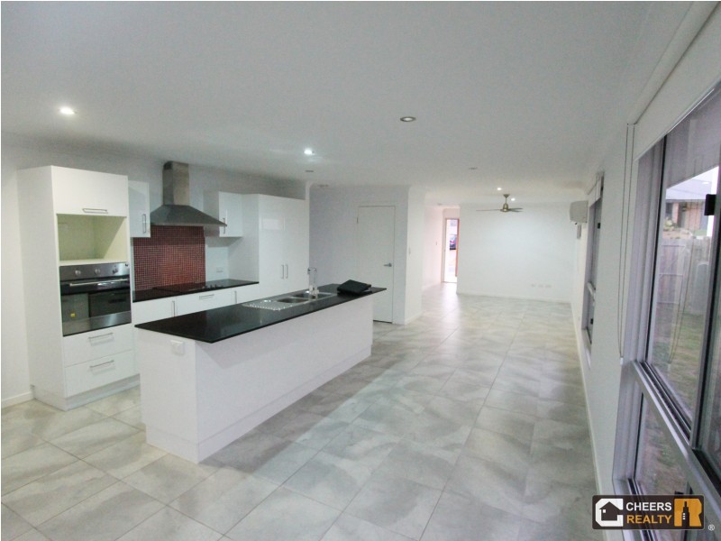 44 Broadwater Pl, New Auckland QLD 4680