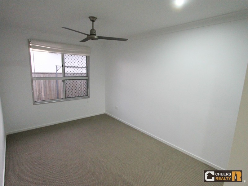 44 Broadwater Pl, New Auckland QLD 4680