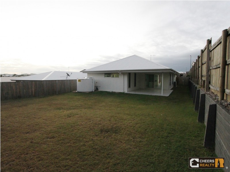 44 Broadwater Pl, New Auckland QLD 4680