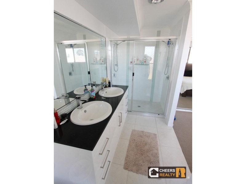 1 Wanda Drive, Boyne Island QLD 4680