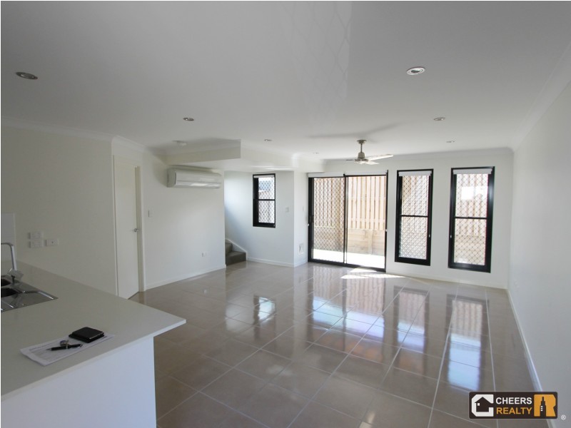3/3 Christina Rd, Clinton QLD 4680