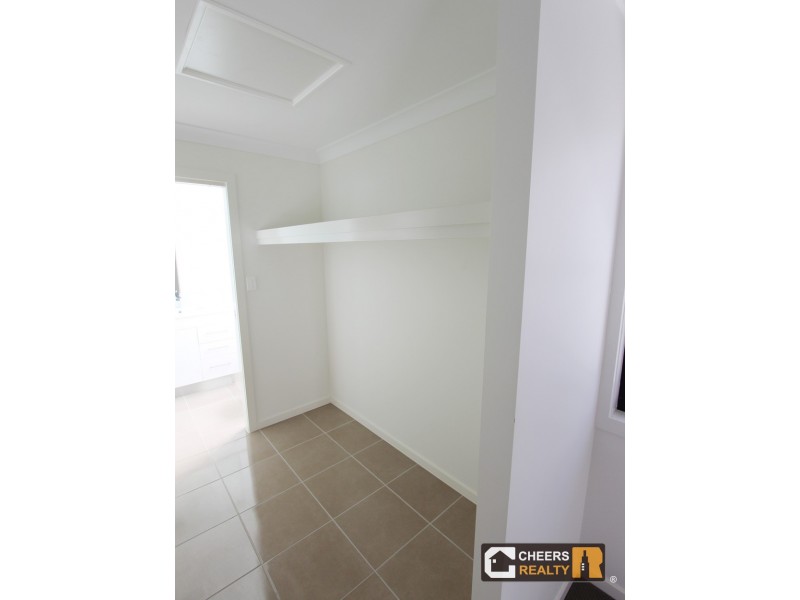 3/3 Christina Rd, Clinton QLD 4680