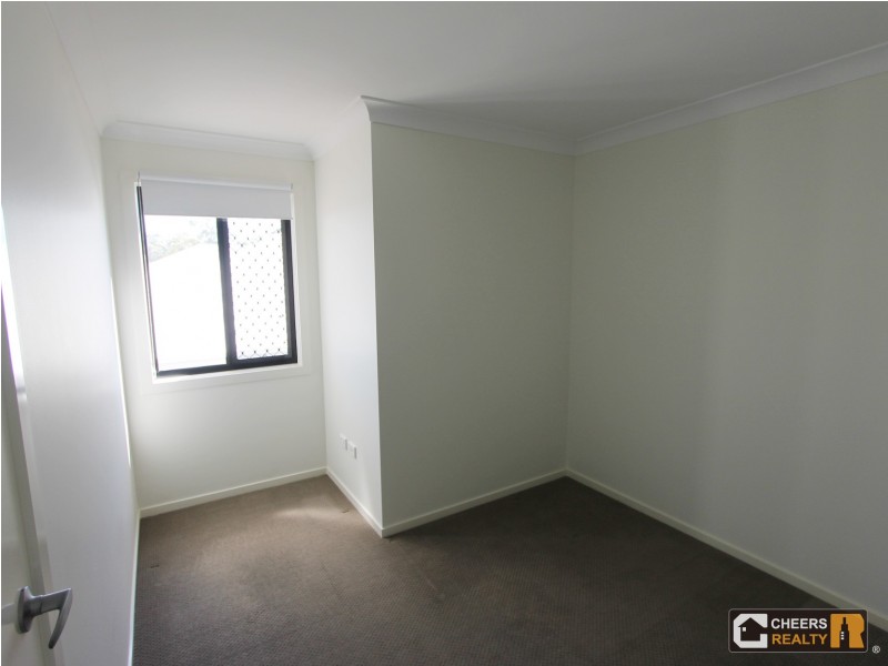 3/3 Christina Rd, Clinton QLD 4680