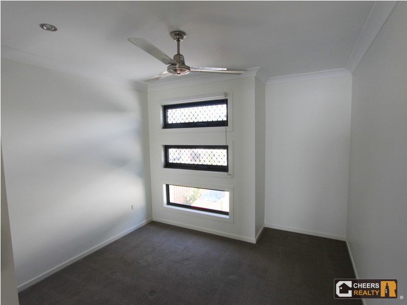 3/3 Christina Rd, Clinton QLD 4680