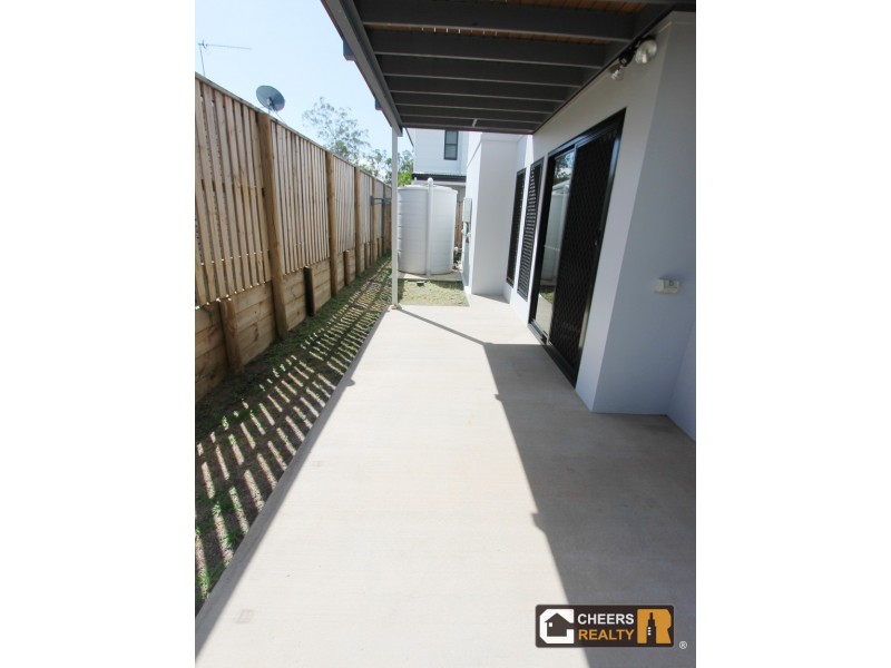 3/3 Christina Rd, Clinton QLD 4680