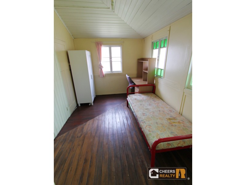 16 Vera Street, Greenslopes QLD 4120