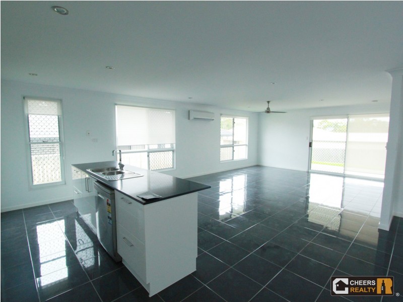 3 Valley Way, Boyne Island QLD 4680