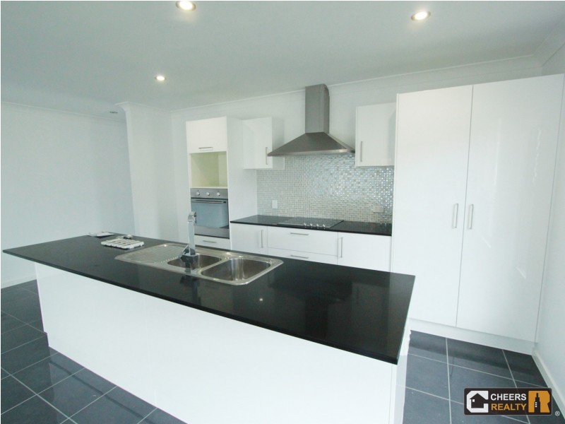 3 Valley Way, Boyne Island QLD 4680