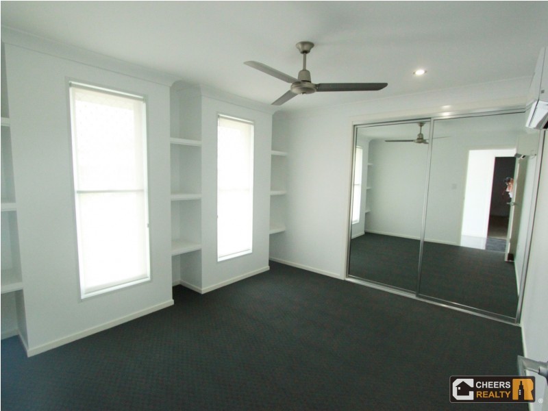 3 Valley Way, Boyne Island QLD 4680