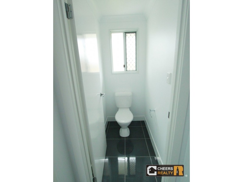 3 Valley Way, Boyne Island QLD 4680