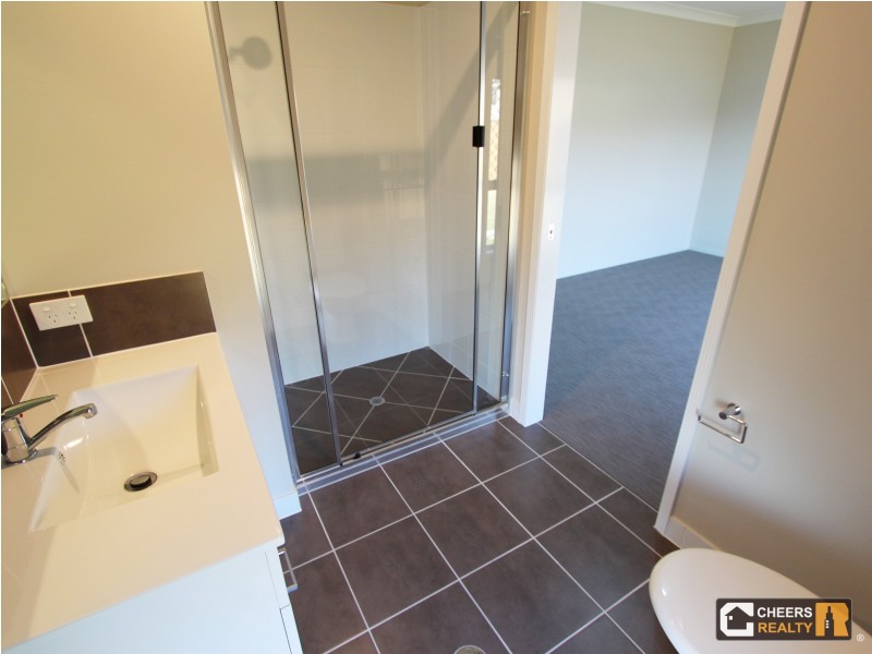 12 Namadgi Tce, New Auckland QLD 4680