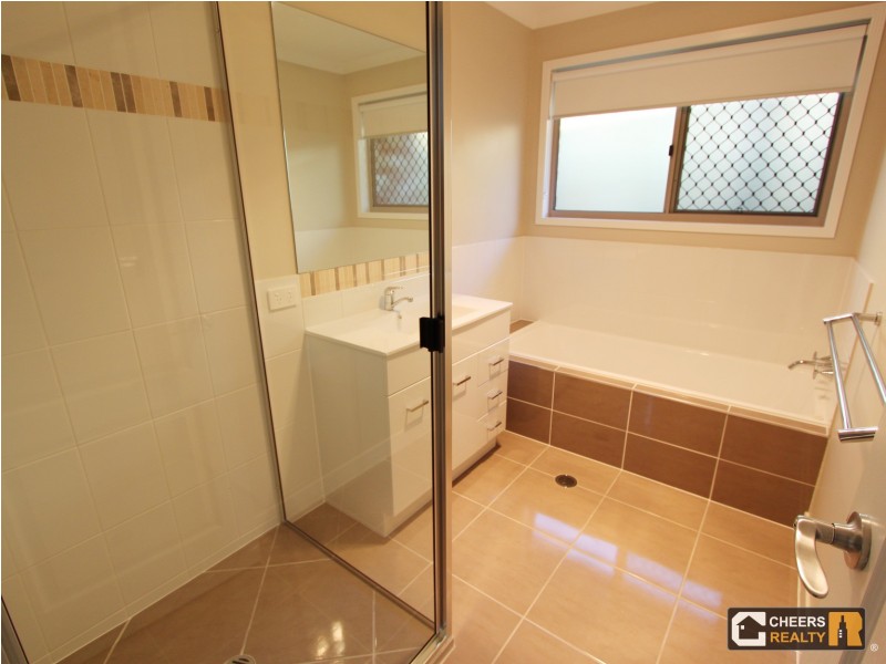 12 Namadgi Tce, New Auckland QLD 4680