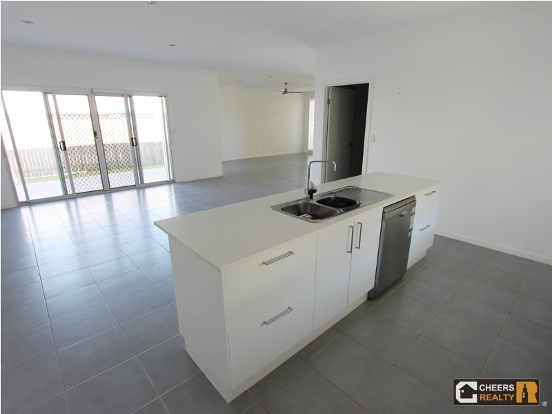 3 Windjana Court, New Auckland QLD 4680