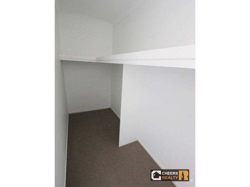 3 Windjana Court, New Auckland QLD 4680