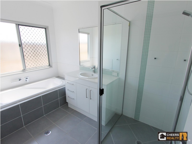 3 Windjana Court, New Auckland QLD 4680