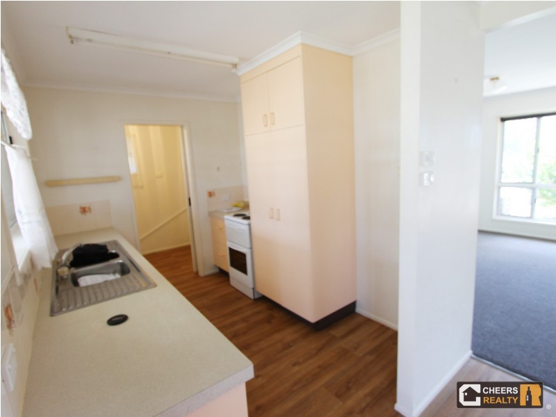 32 Beak Street, New Auckland QLD 4680