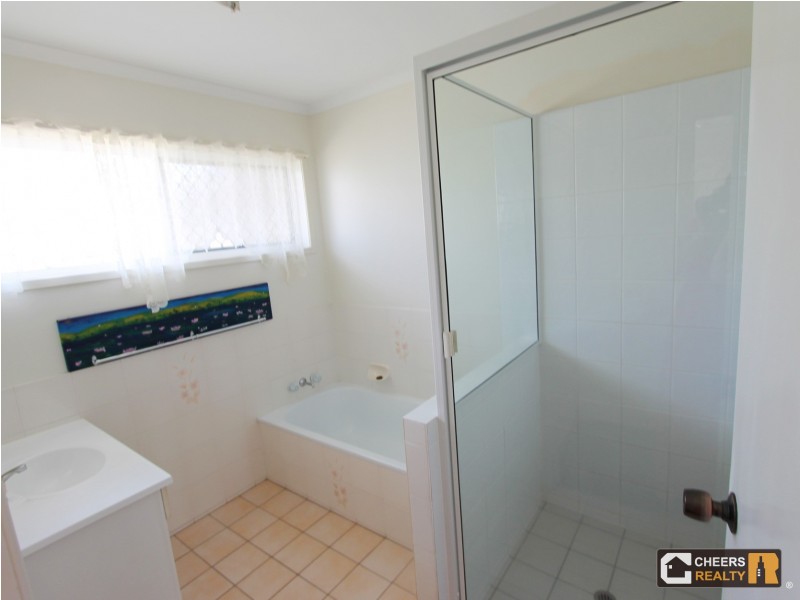 32 Beak Street, New Auckland QLD 4680