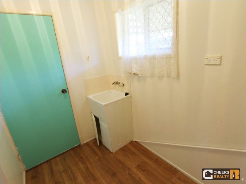 32 Beak Street, New Auckland QLD 4680