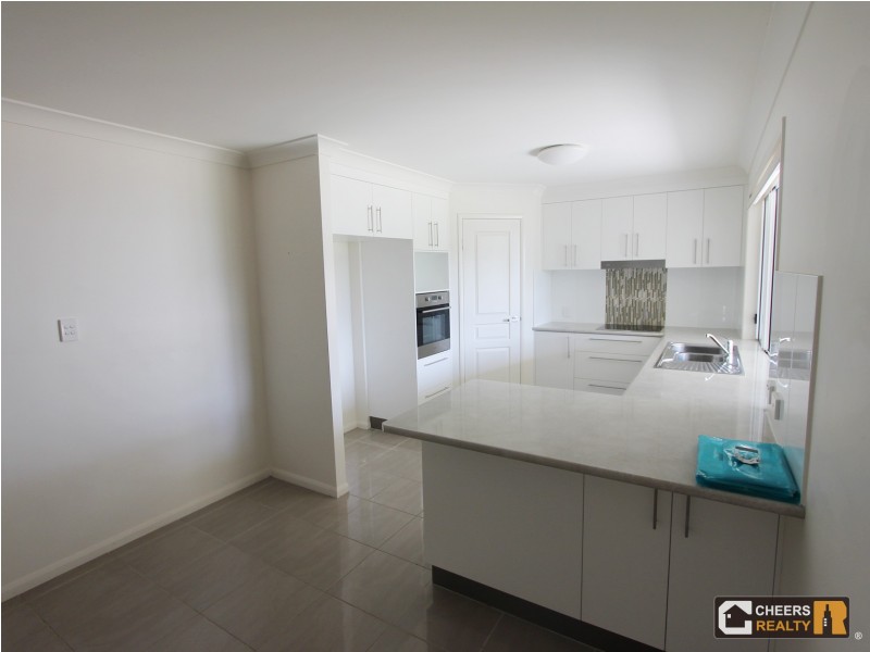 37 Koowin Drive, Kirkwood QLD 4680