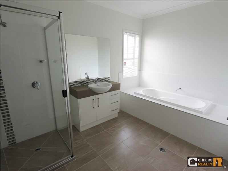2 Barambah Pde, Boyne Island QLD 4680