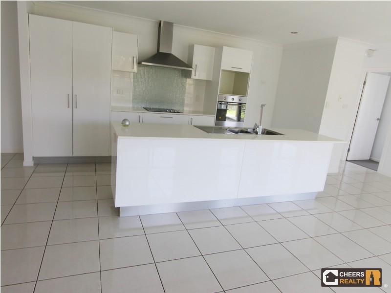 7 Palmerston Ct, New Auckland QLD 4680