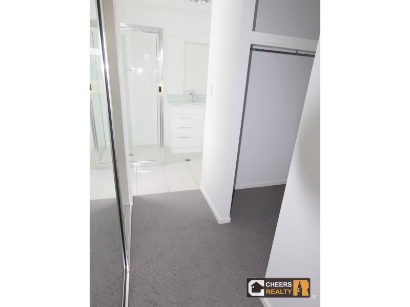 7 Palmerston Ct, New Auckland QLD 4680