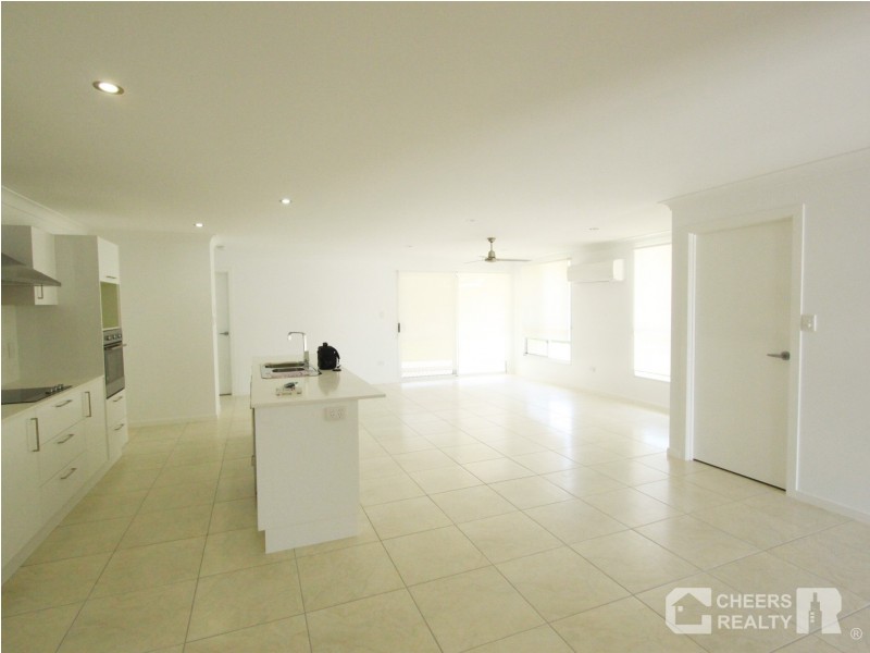 67 Daintree Blvd, New Auckland QLD 4680