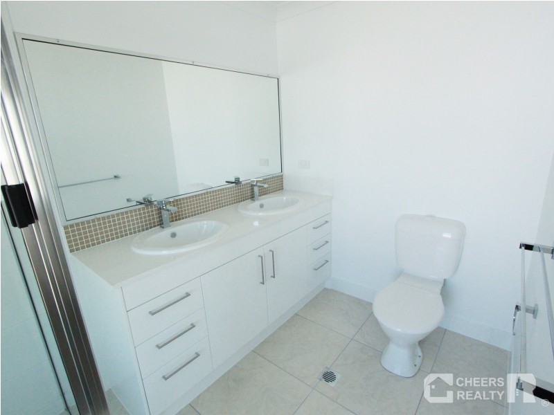 67 Daintree Blvd, New Auckland QLD 4680