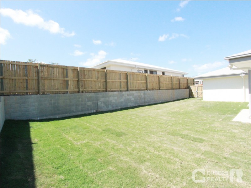 67 Daintree Blvd, New Auckland QLD 4680