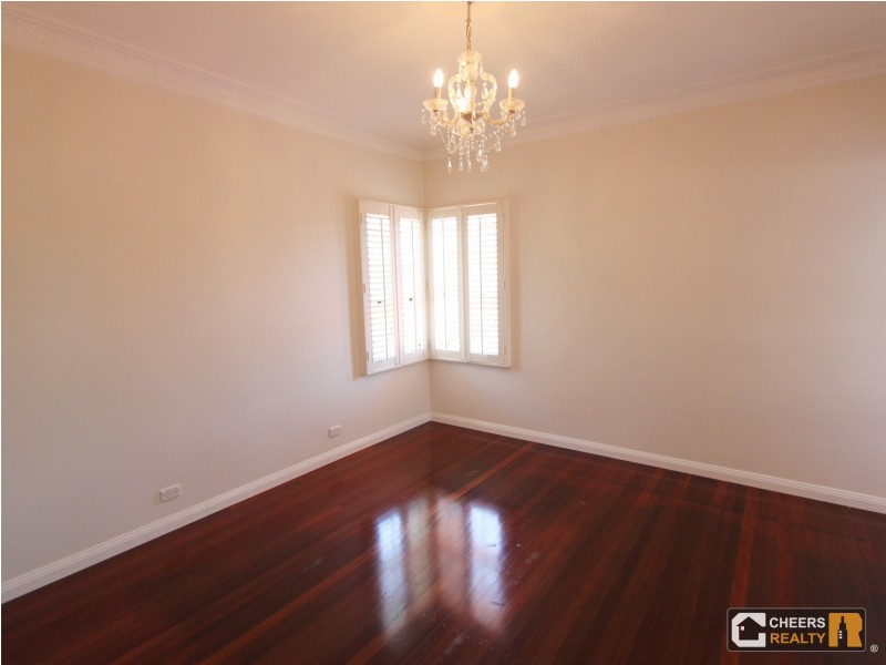 19 Woodstock Road, Toowong QLD 4066
