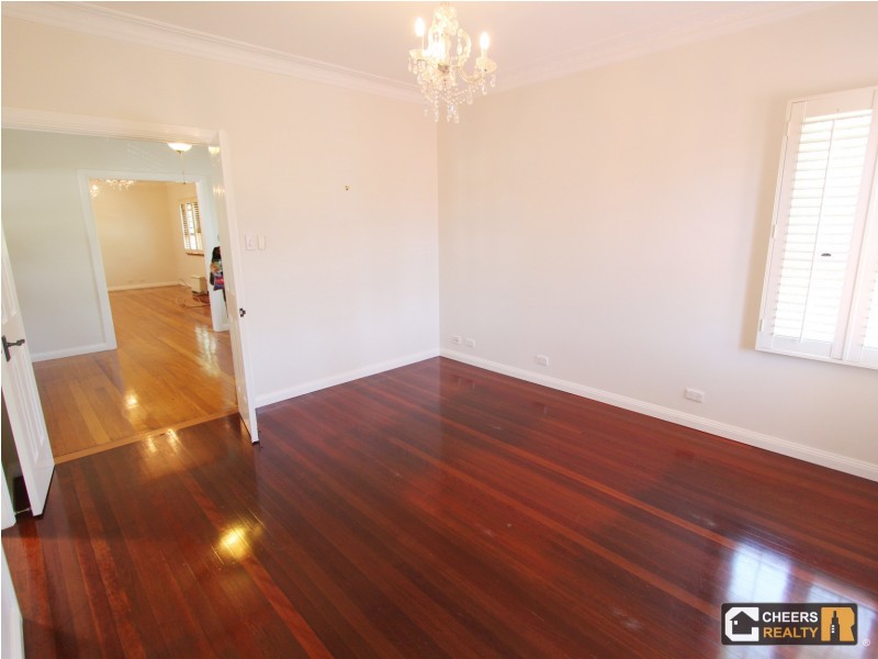 19 Woodstock Road, Toowong QLD 4066